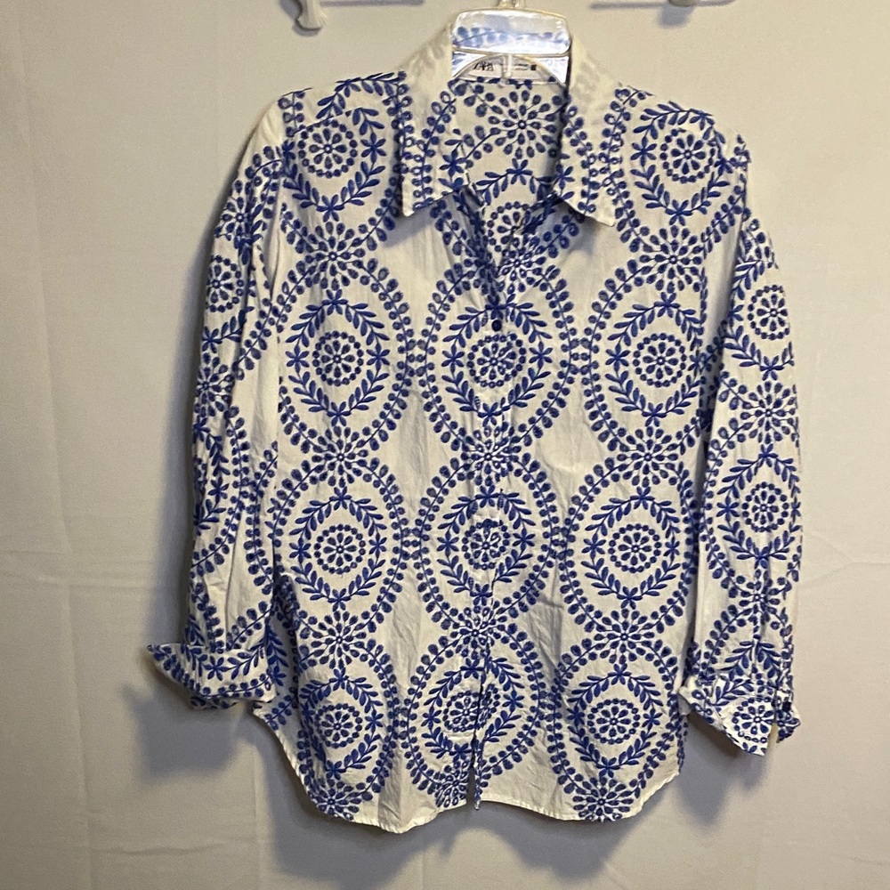 Zara Blue and White Patterned Blouse